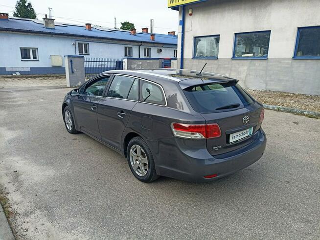 Toyota Avensis Bezwypadkowy, kamera, navi, stan BDB Janów Lubelski - zdjęcie 4