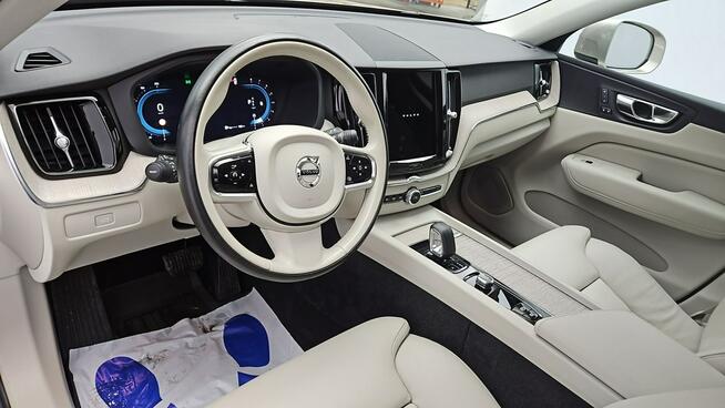 Volvo XC 60 B4 B Plus Bright aut  ! Z Polskiego Salonu ! Faktura Vat ! Warszawa - zdjęcie 9