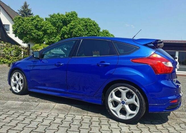 Ford Focus 2.0 ST PILNE Strzegom - zdjęcie 4