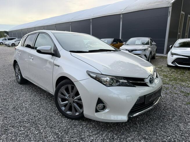 Toyota Auris 1.8 HSD 136KM  Serwisowany Kamera Ładny stan Otwock Mały - zdjęcie 2