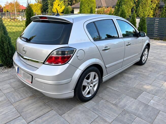 Opel Astra H 1.6 benzyna | 2008 | 173 885 km | stylizacja OP Sieradz - zdjęcie 7