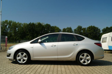 Opel Astra 2013R 1.6 BENZ. 116KM DOINWESTOWANY STAN BDB ZADBANY Goczałkowice-Zdrój - zdjęcie 4