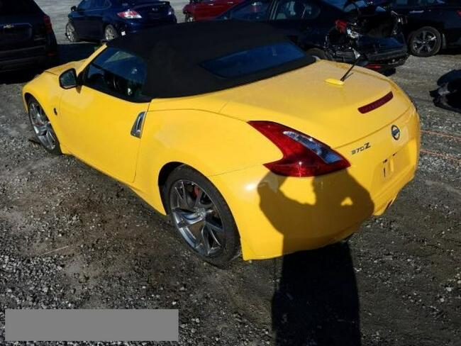 Nissan 370 Z 2017, 3.7, BASE, porysowany lakier Warszawa - zdjęcie 4