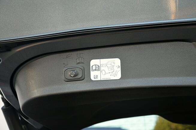 Ford Kuga 2,0tdci*180KM*ST-LINE*LED*Navi*4x4*Kamera*Automat Ostrów Mazowiecka - zdjęcie 12