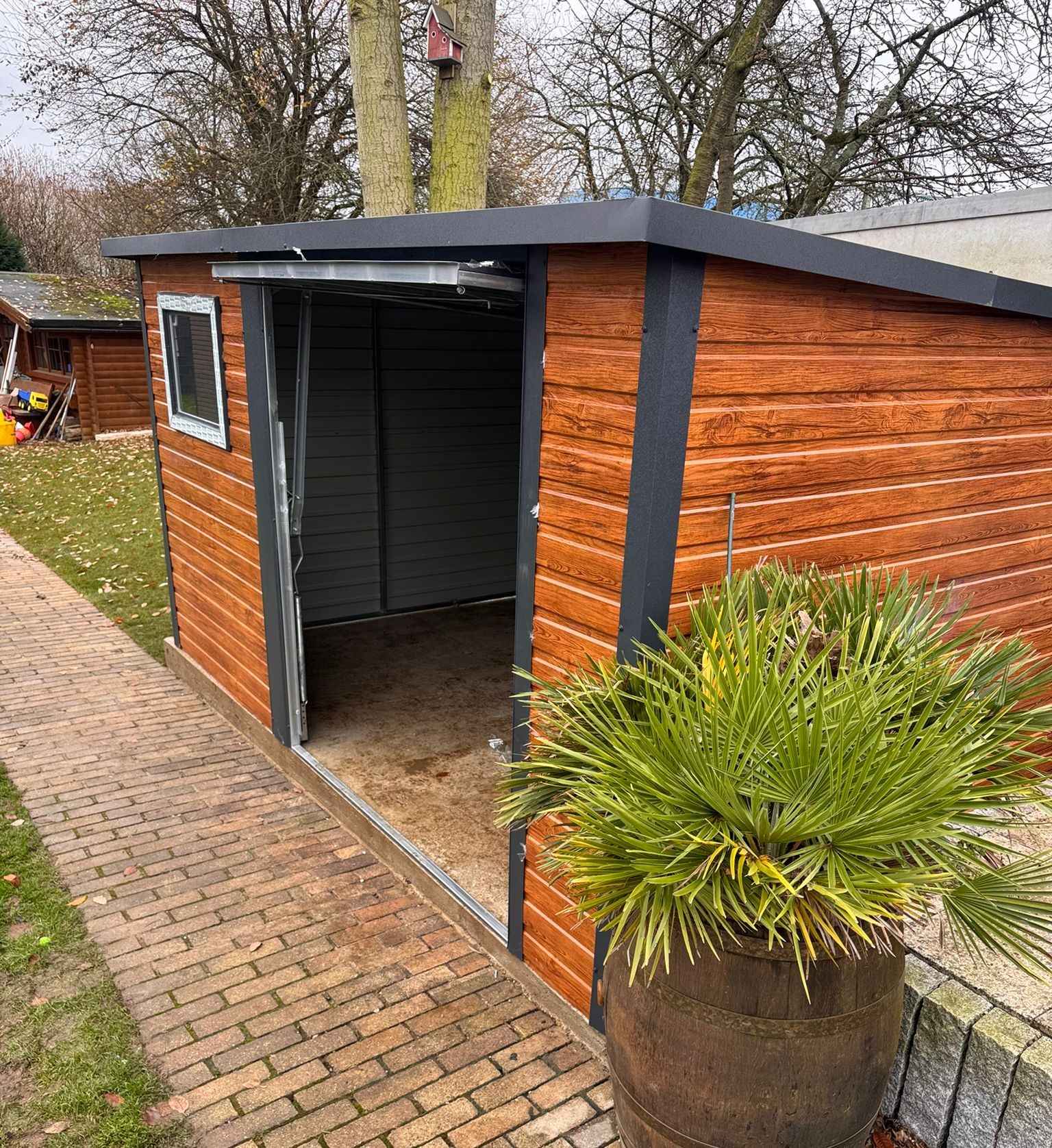 Garaż Blaszany spad na tył 4×4 drewnopodobny PREMIUM, brama uchylna Rycza - zdjęcie 4