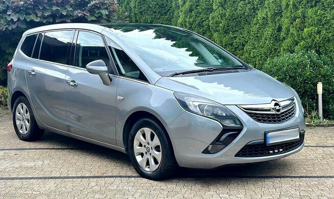 Opel Zafira Tourer Cosmo 2.0CDTI 130KM 7Osbowa Panorama 2XPDC Oplacona Wrocław - zdjęcie 9