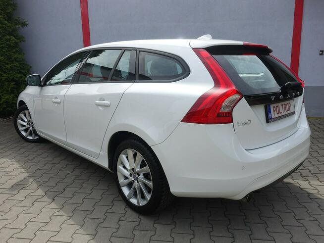 Volvo V60 2,0D Xenon Navi Alu Klimatronik Opłacony D4 VIP Gwarancja Częstochowa - zdjęcie 6