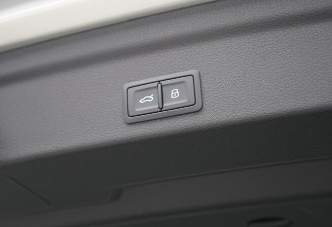 Audi Q3 35TFSI 150KM Stronic S-line Kamera LED Virtual Black Kielce - zdjęcie 11