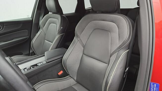Volvo XC 60 AWD Plus Dark aut ! Z Polskiego Salonu ! Faktura VAT ! Warszawa - zdjęcie 10