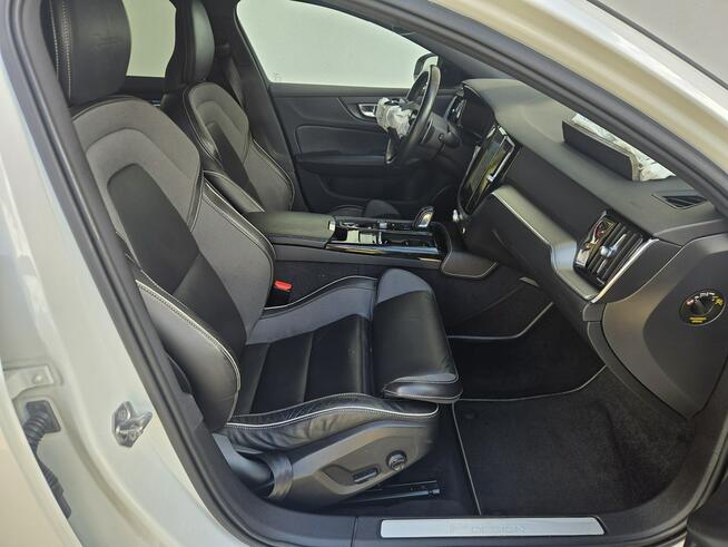 Volvo V60 2.0 Plug-in * AWD * kamera * navi * LEDY * R-DESING Raba Niżna - zdjęcie 11