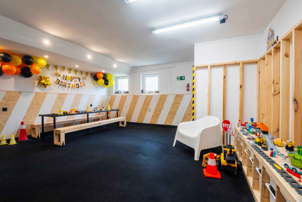 sala zabaw / sala urodzinowa / na budowie / urodziny dla dzieci Krzyki - zdjęcie 4