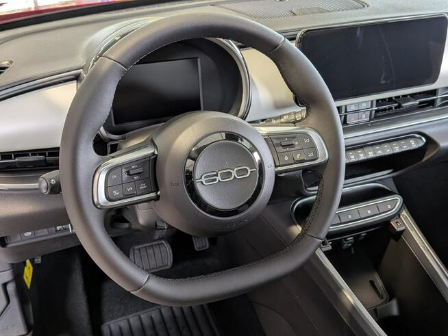 Fiat 600 e-DCT 110KM La Prima RED Piła - zdjęcie 8