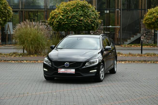 Volvo V60 2.0d 120KM Manual 2015r. LED NAVi TEMPOMAT Isofix Kampinos - zdjęcie 2
