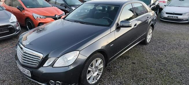 Mercedes E 200 1,8 184 KM 143 tys.km-Pełny serwis A.S.O/ Elegance Szczecin - zdjęcie 1