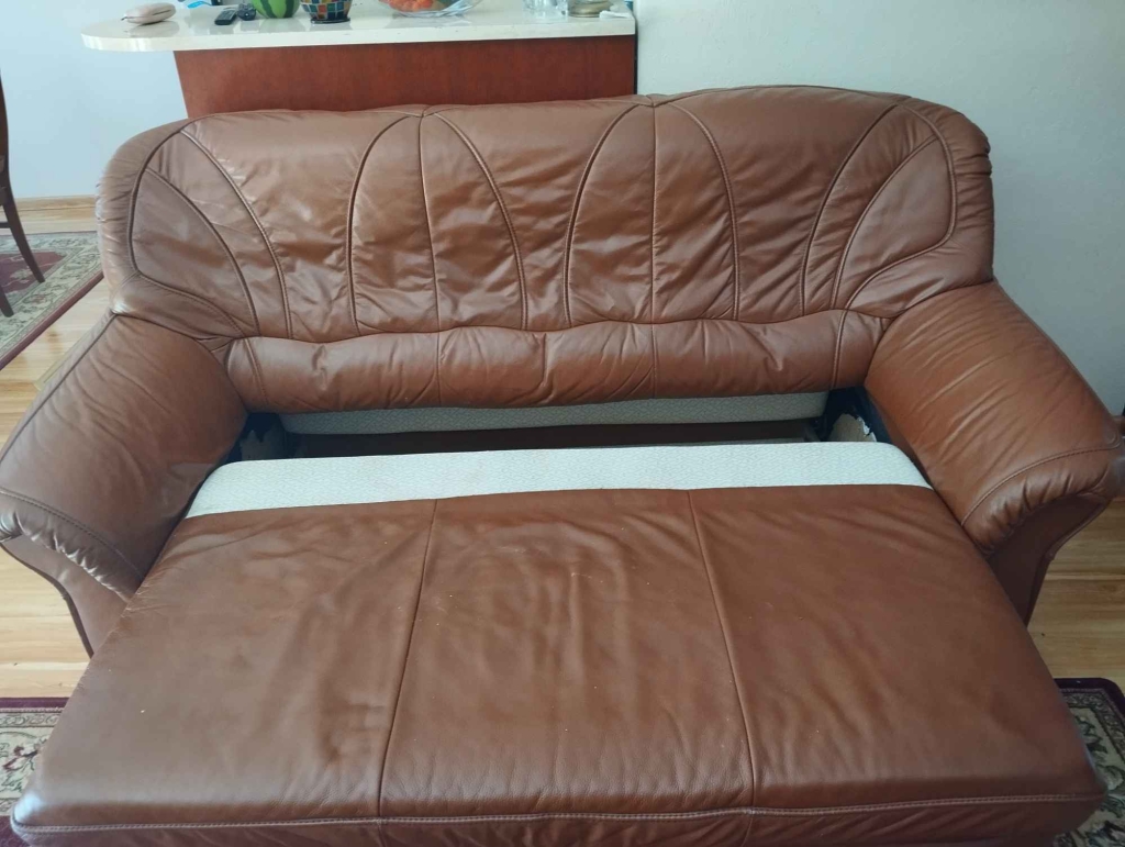 Oddam za darmo  skórzaną sofę z funkcją spania , fotel i podnóżek Staniszów - zdjęcie 2