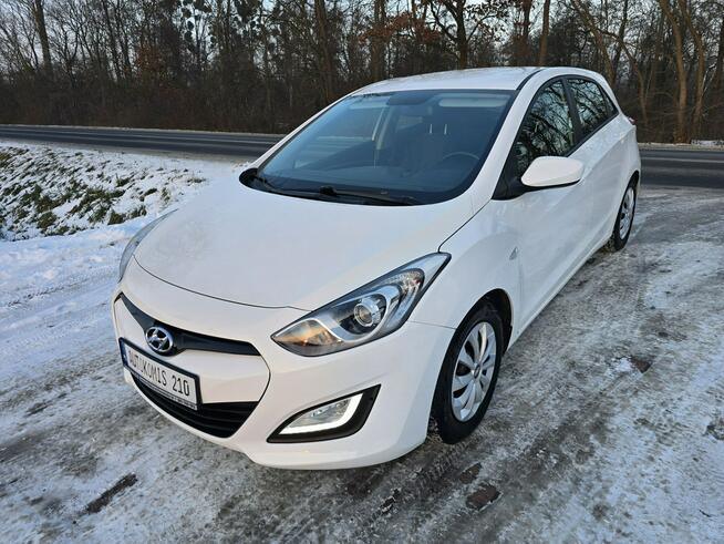 Hyundai i30 5 drzwi 1,4 benzynka  99 KM w bardzo ładnym stanie !!! Cielcza - zdjęcie 2