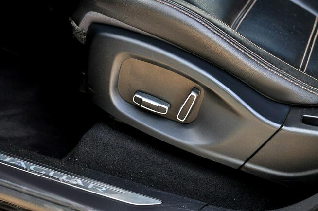 Jaguar F-PACE 2.0 180KM Skóra Navi Led Kamera Serwis Płock - zdjęcie 12