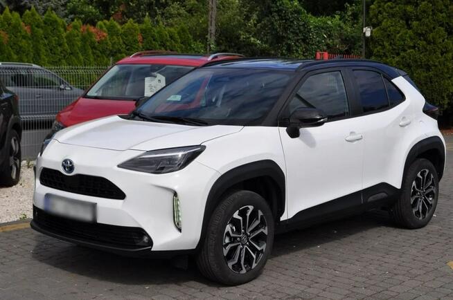 TOYOTA YARIS 1.5 HEV HYBRYD 13 tys km Nowy model 2024 Hak Holowniczy Warszawa - zdjęcie 3