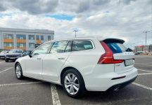 2020/2021 Volvo V60 2.0 D4 197KM Momentum PRO Warszawa - zdjęcie 2