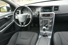 Volvo V60 2.0d 120KM Manual 2015r. LED NAVi TEMPOMAT Isofix Kampinos - zdjęcie 9