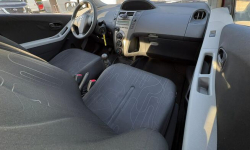 Toyota Yaris 1.0 VVT-i | Stan BDB | Klimatyzacja | Pyzdry - zdjęcie 11