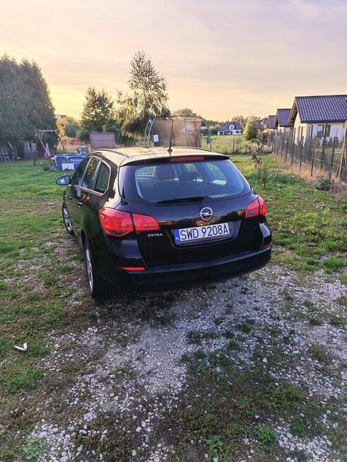 Opel Astra IV (J) 1.6 Benzyna Kombi (2010) | Zadbany, Gorzyce - zdjęcie 6
