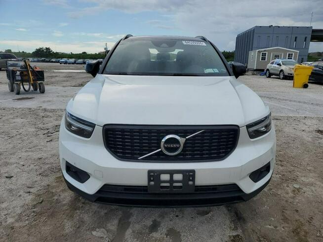 Volvo XC 40 / 2.0 250KM / 4x4 / Bogate wyposażenie / Tarnów - zdjęcie 3