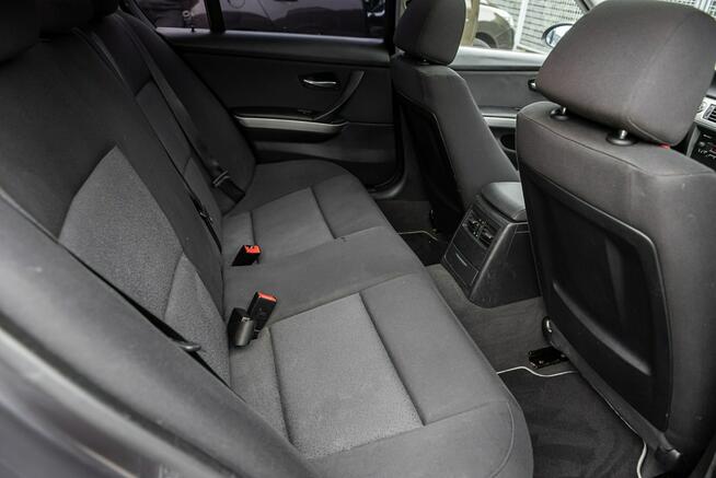 BMW 320 M47 Rozrząd z przodu ! Szyberdach ! Super Stan ! Opłacona ! Zwoleń - zdjęcie 9