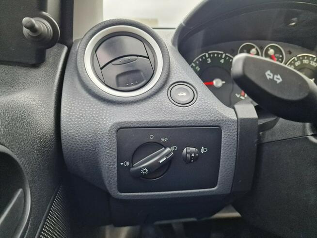 Ford Fiesta 1.3 Benzyna 60 KM, Klimatyzacja, 5-Drzwi, Lakier Metalik Słupsk - zdjęcie 9