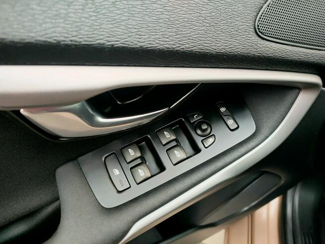 Volvo V40 2.0 D2 Nawigacja Klimatyzacja Tempomat PDC Alufelgi Opłacony Burzenin - zdjęcie 10