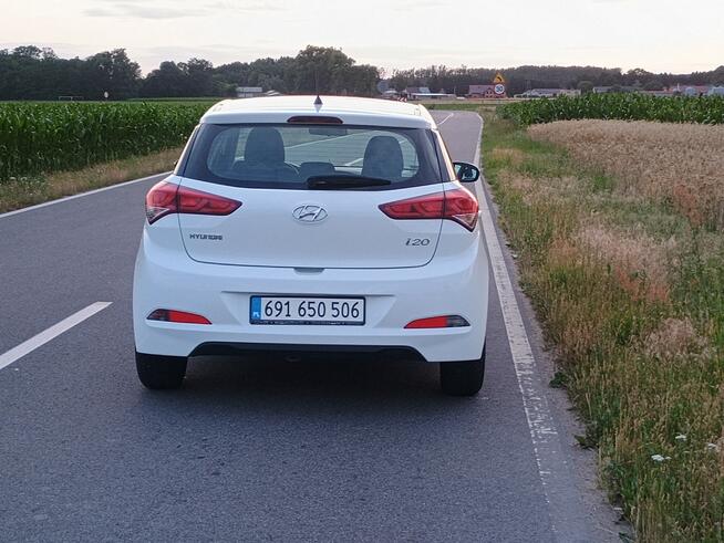 Hyundai i20 nowoczesny miejski z silnikiem 1,1 CRDi Słupca - zdjęcie 7