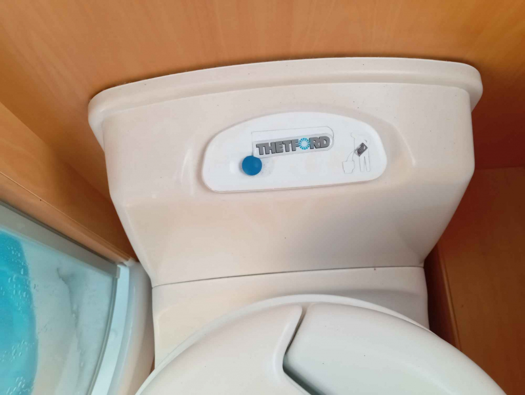 Przyczepa kempingowa LMC Woźniki - zdjęcie 10