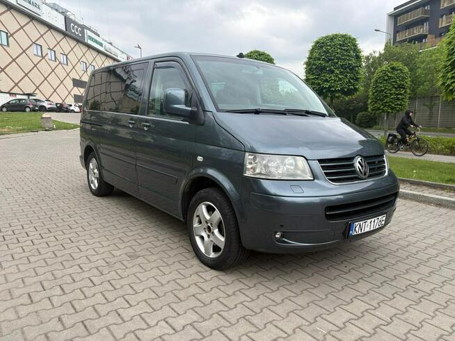 Volkswagen Multivan 7 osób Stan bdb stolik fotele kapitańskie hak Kraków - zdjęcie 1