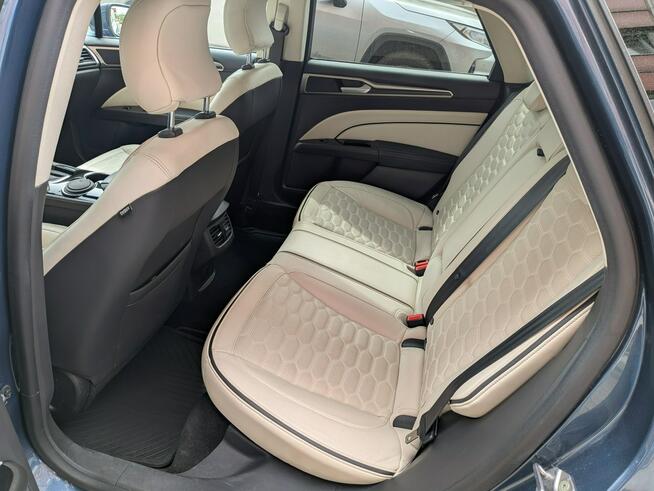 Ford Mondeo SW Hybrid Auto Vignale Kraków - zdjęcie 12