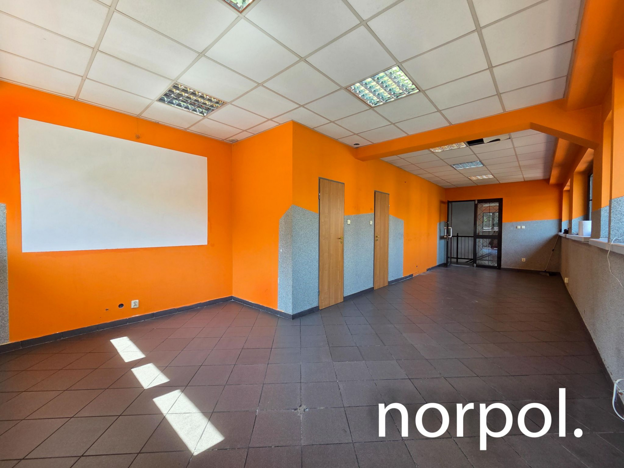 Lokal biurowy / usługowy, duży, jasny, widoczny, 40m2 Krzeszowice Krzeszowice - zdjęcie 1