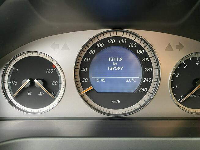 Mercedes C 200 Bardzo zadbana - 100% oryginalny przebieg Poznań - zdjęcie 9