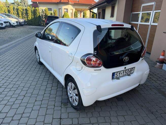 Toyota Aygo 1,0 68KM  Klimatyzacja  Bluetooth Orzech - zdjęcie 9