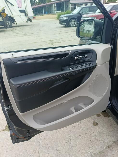 Chrysler Town &amp; Country Cross Country Limited Gizałki - zdjęcie 7