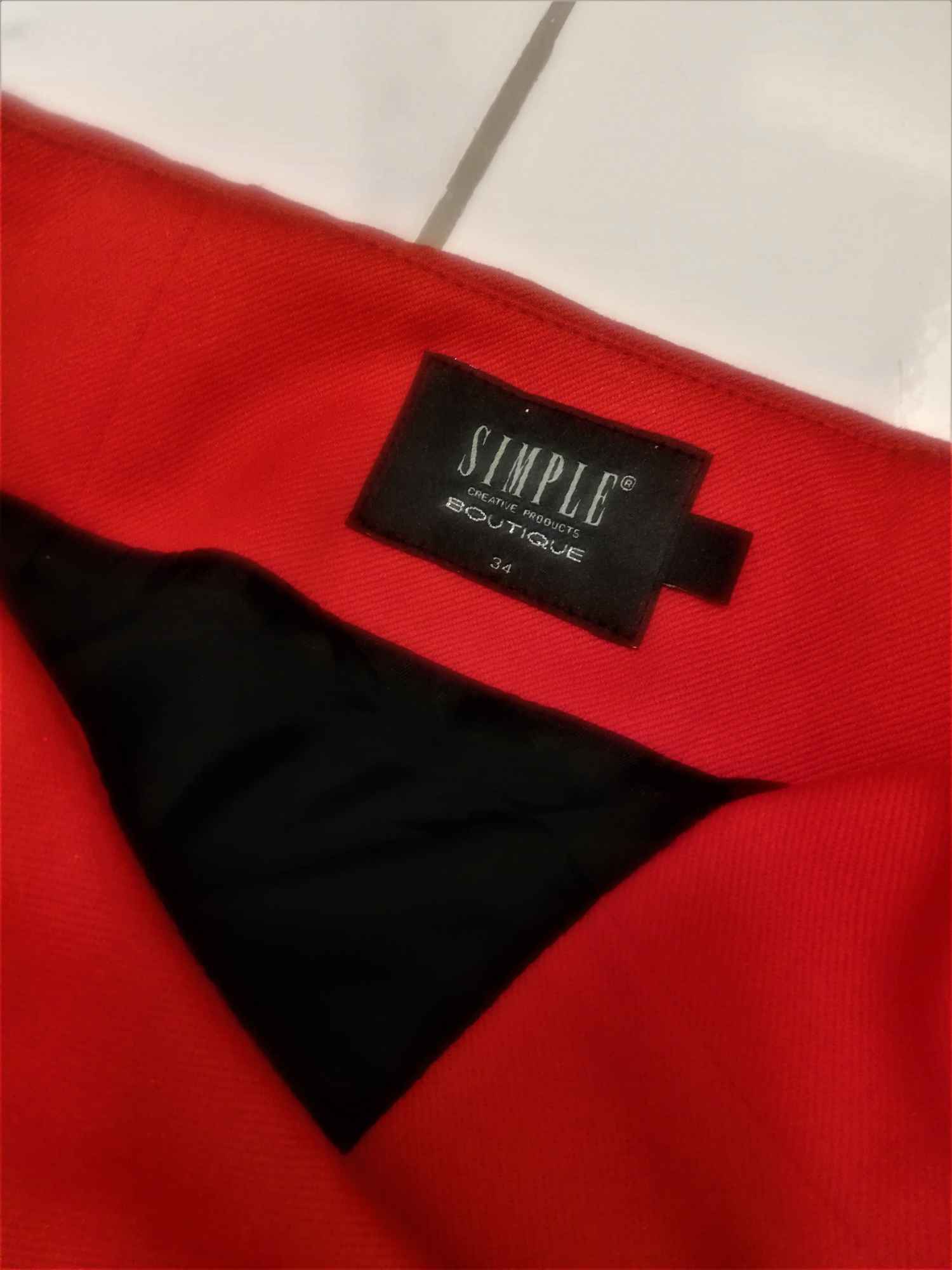 Stylowa, czerwona spódnica z zamkiem z boku Simple Bemowo - zdjęcie 3