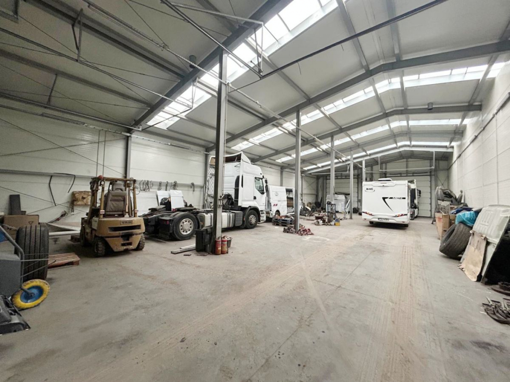 HALA z częścią socjalno-biurową i dużym PLACEM na Łubowo - zdjęcie 7