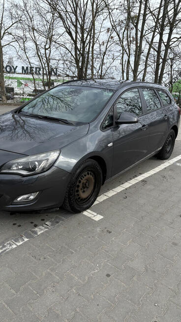Opel Astra 2011 Szczecin - zdjęcie 2