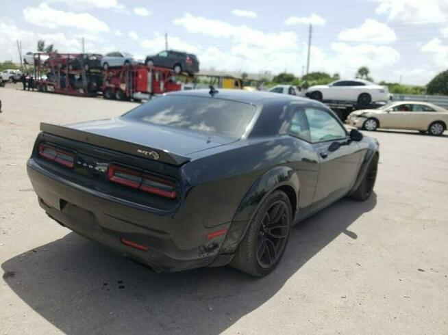 Dodge Challenger SRT Widebody, manual, porysowany lakier Warszawa - zdjęcie 4