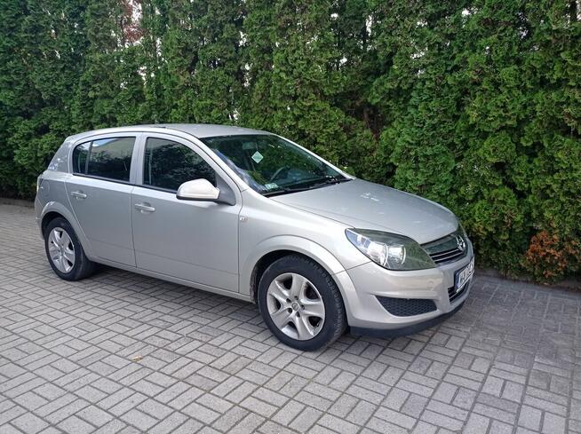 Sprzedam Opel Astra III 2011r Białołęka - zdjęcie 2