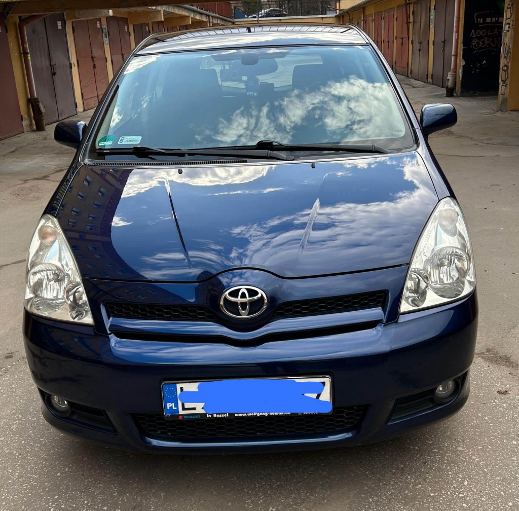 Toyota Corolla Verso 1.8 benzyna +LPG 2005 r 286000 Snopków - zdjęcie 1