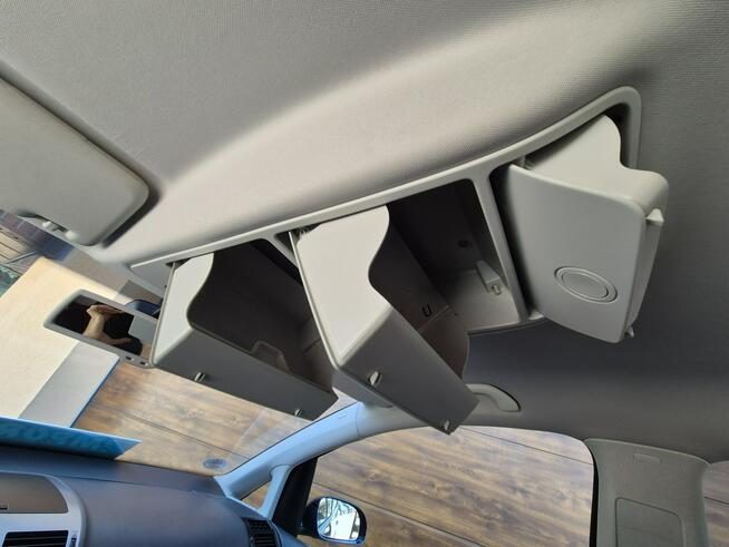 Volkswagen Touran 1.6B MPI 102KM. 2009r Lift, Oryginał Lakier Radom - zdjęcie 12