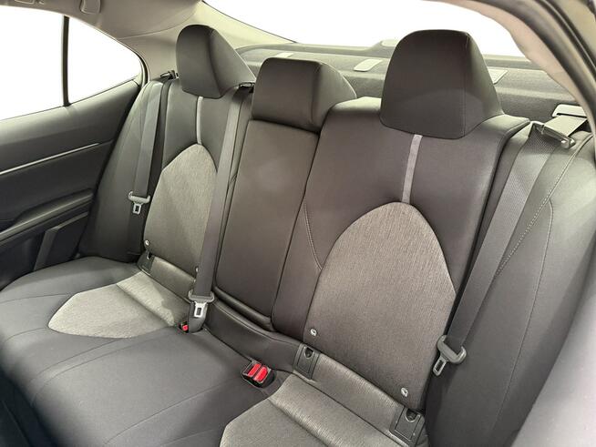 Toyota Camry 2.5 Hybrid Comfort CVT Sedan Warszawa - zdjęcie 12