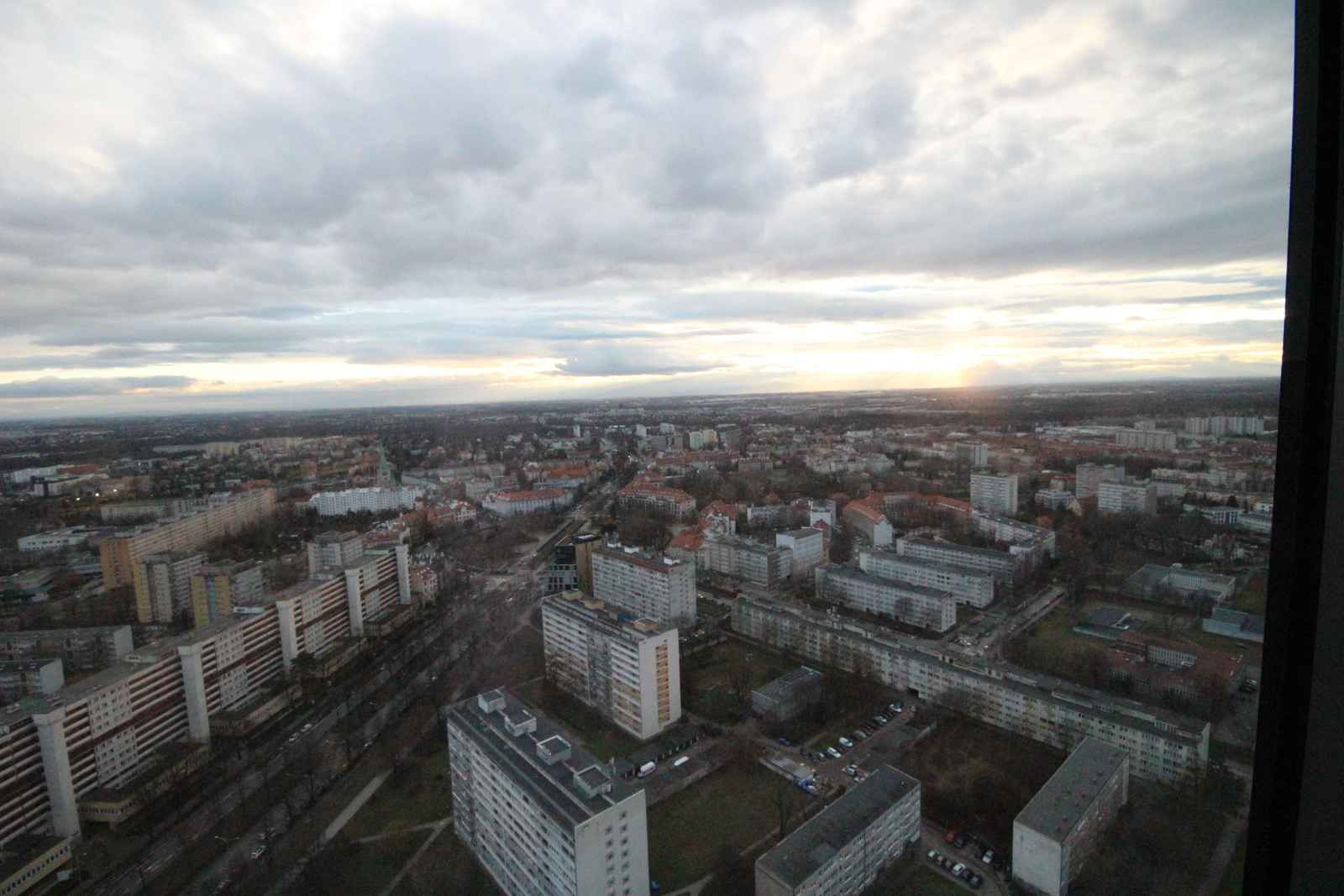 3pok, 106met, Sky Tower KOMÓRKA / GARAŻ / WINDA / 2013 (Wrocław) Krzyki - zdjęcie 9