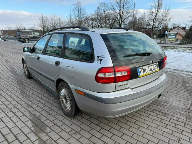 Volvo V40 Benzyna 1.8 - 2003 r Głogów - zdjęcie 3