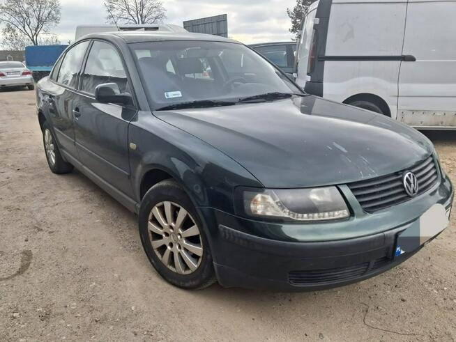Volkswagen Passat 1.8 turbo sedan niedrogo Fasty - zdjęcie 2