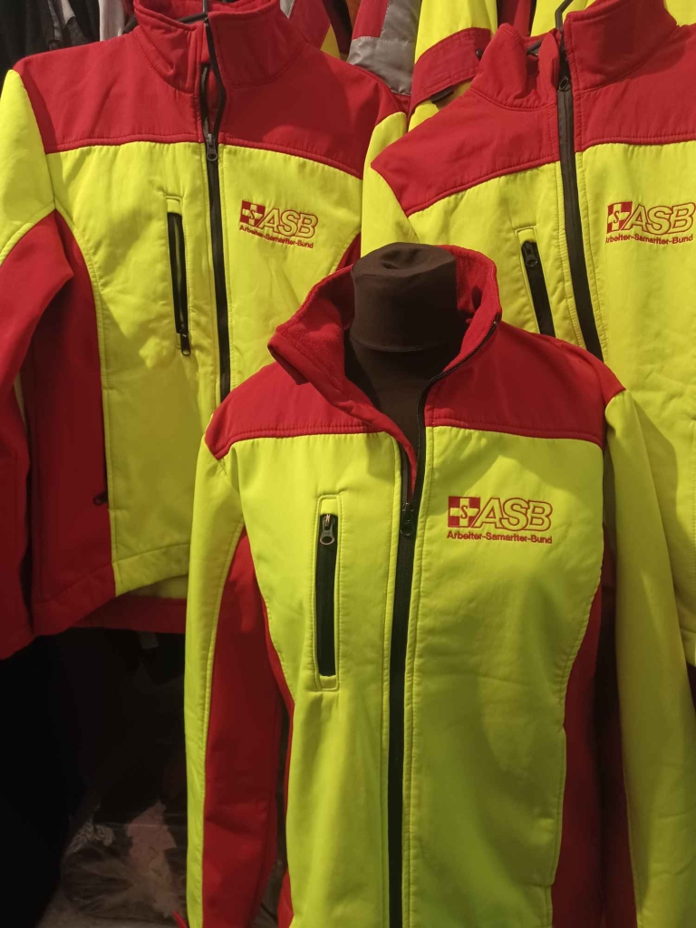 Kurtki  typu  ratownik  medyczny . Śródmieście - zdjęcie 3